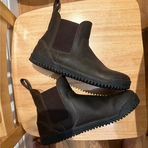 Leather barefoot boot 9 men / women 10 Xero  Ridgeway blundstone style